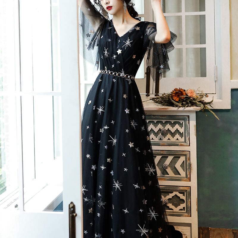 高品質！パーティードレス 黒 Vネック 可愛い ふわふわ袖 2次会/発表会  