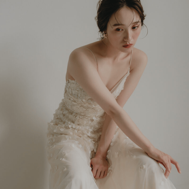 ウェディングドレス リーフ刺繍 キャミソール ベージュ Vネックドレス  