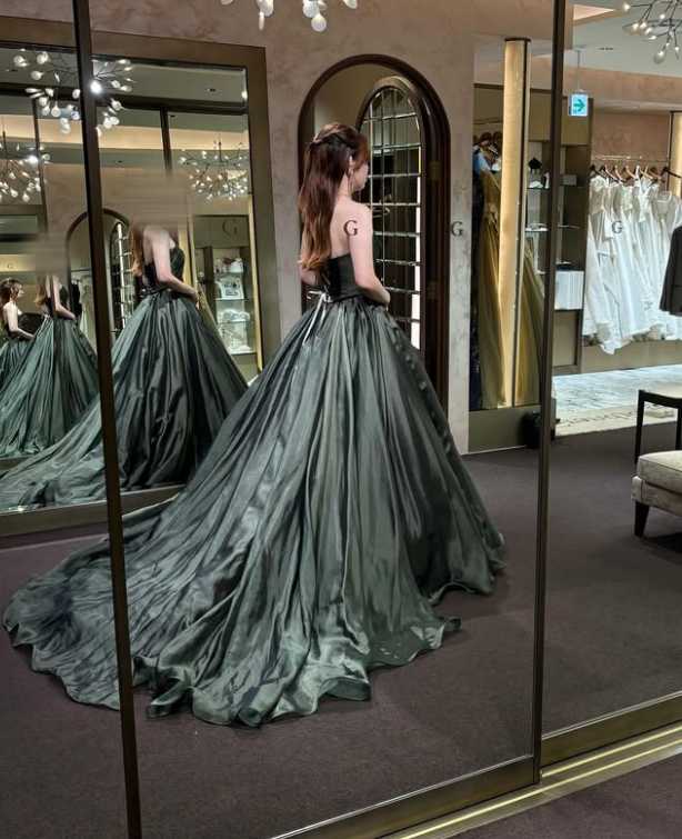 定価約8万円の品❗️ 編み上げリボン 光沢 ブラック タイトドレス 深スリット 楽天市場】500円OFF!ドレス 大人 ピアノ 発表会 ドレス 中学生 高校生