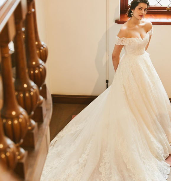 高品質！ ウエディングドレス レース オフショルダー ロングトレーン  