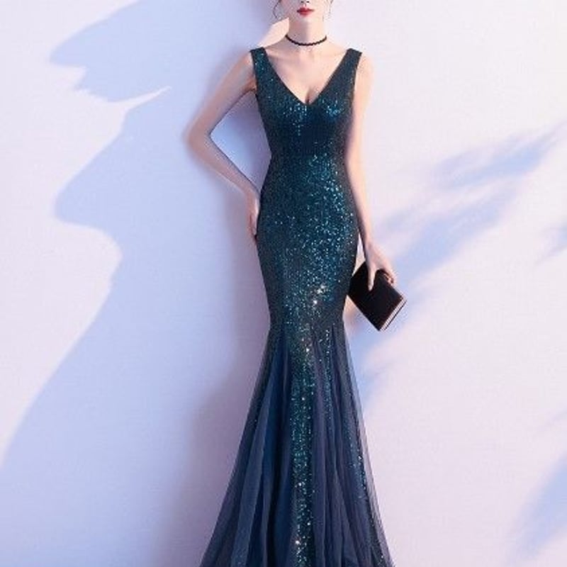 上品！ パーティードレス 深めな緑 マーメイドライン 深Vネック 優雅な  