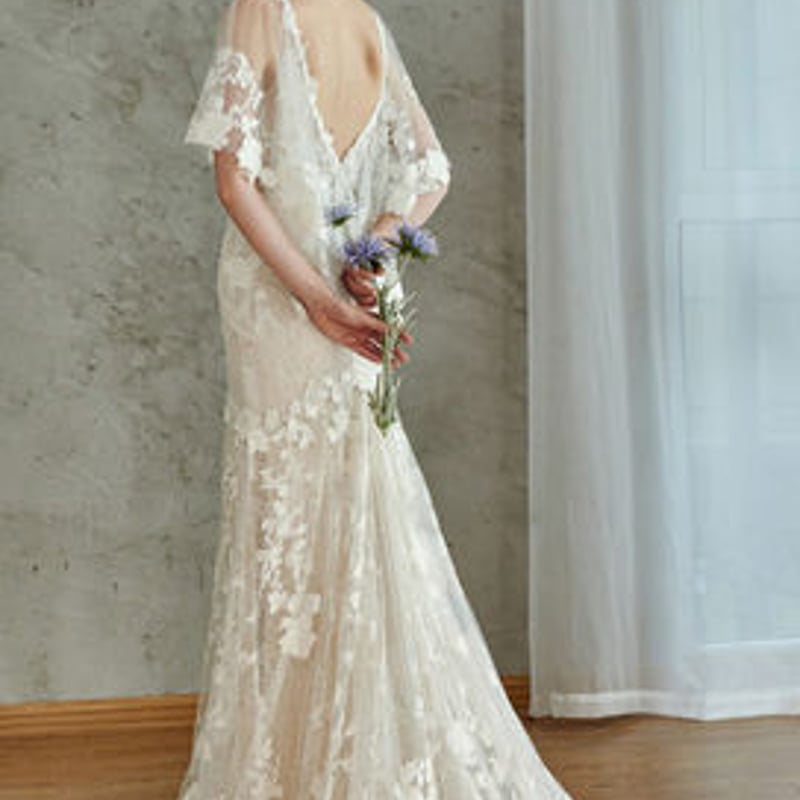 Vネック フリル袖 レースウエディングドレス 二次会 憧れのドレス  