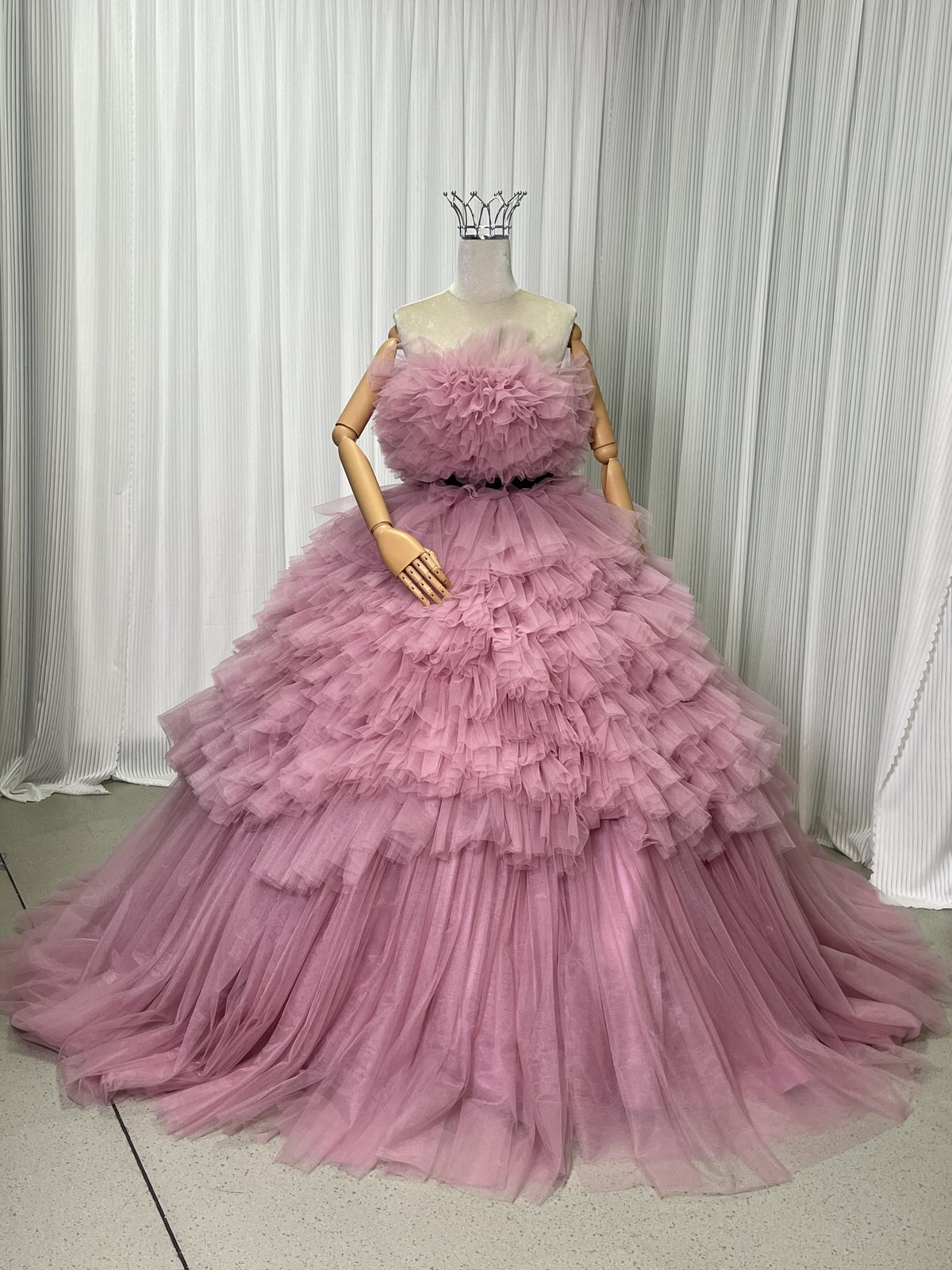 カラードレス ピンク ベアトップ 柔らかく重ねたチュールスカート  