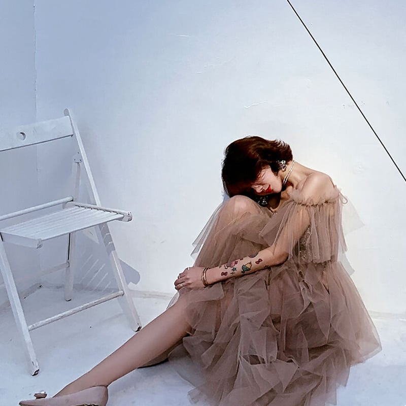 エレガント パーティードレス グレー ベアトップ チュールスカート  