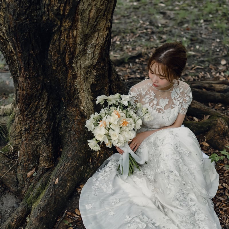 ウエディングドレス 半袖 ラウンドネック 贅沢な小花総レース トレーン  