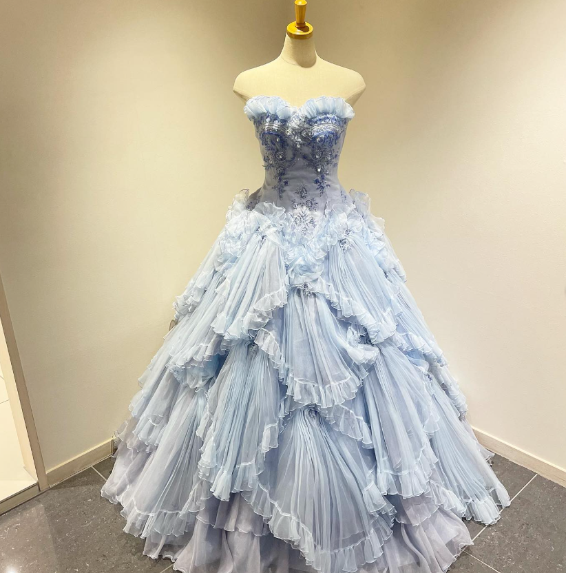 カラードレス 爽やかで優しいブルー ベアトップ 編み上げ 高級