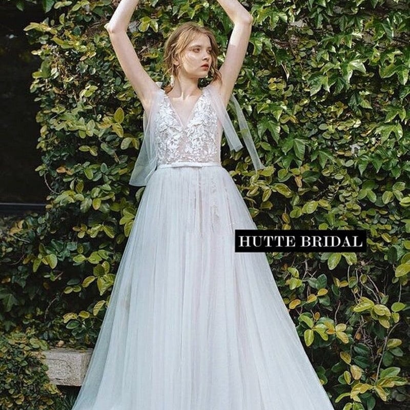 angelR ミントグリーン Vネック ビジュー装飾 ドレス ホワイト Vネック ビジュー装飾ドレス angelR ミントグリーン Vネック