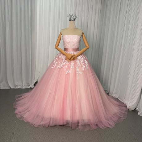 カラードレス  ピンク 繊細なレース  ビスチェドレス  華やかなトレーン 編み上げ サッシュベルト  結婚式  前撮り