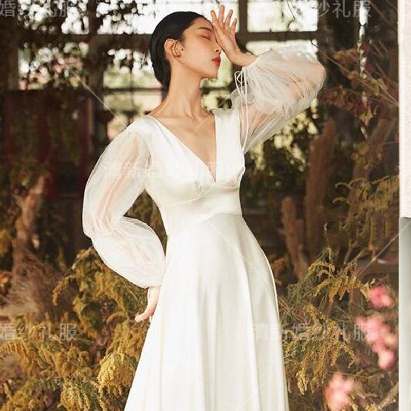 フランス風 深Vネックウエディングドレス 前撮り オフホワイト  