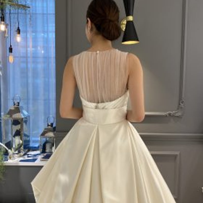 ウェディングドレス 贅沢 美しいカッティング シルクサテン 