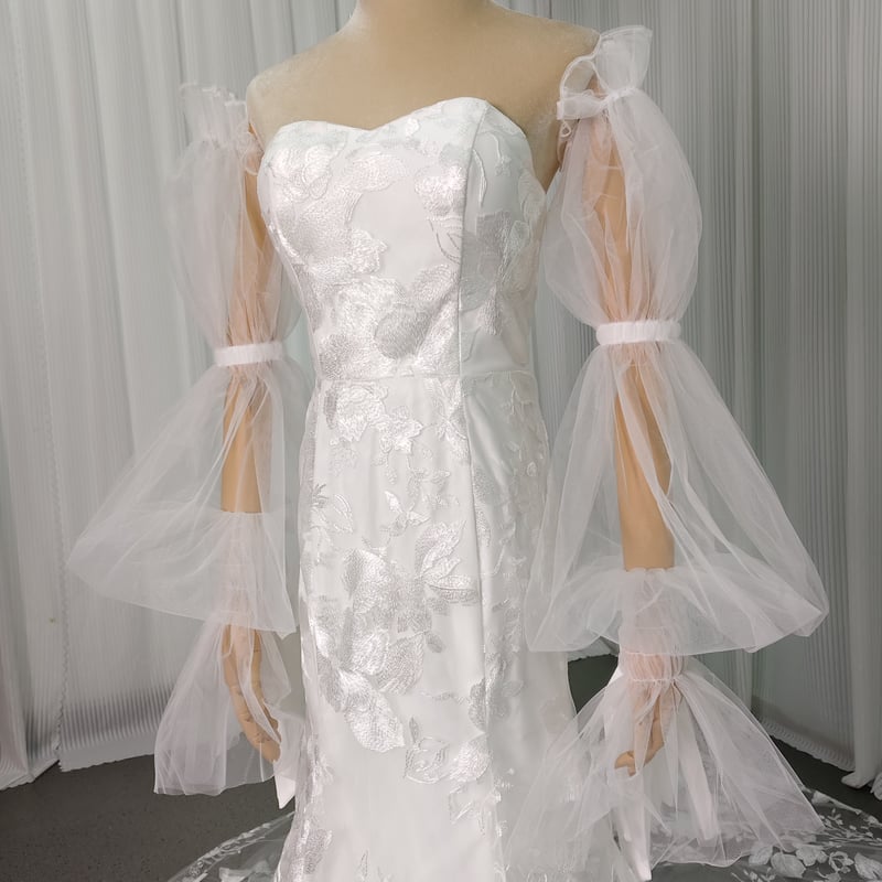 ウエディングドレス オフホワイト 取り外し可能な付け袖 贅沢な総