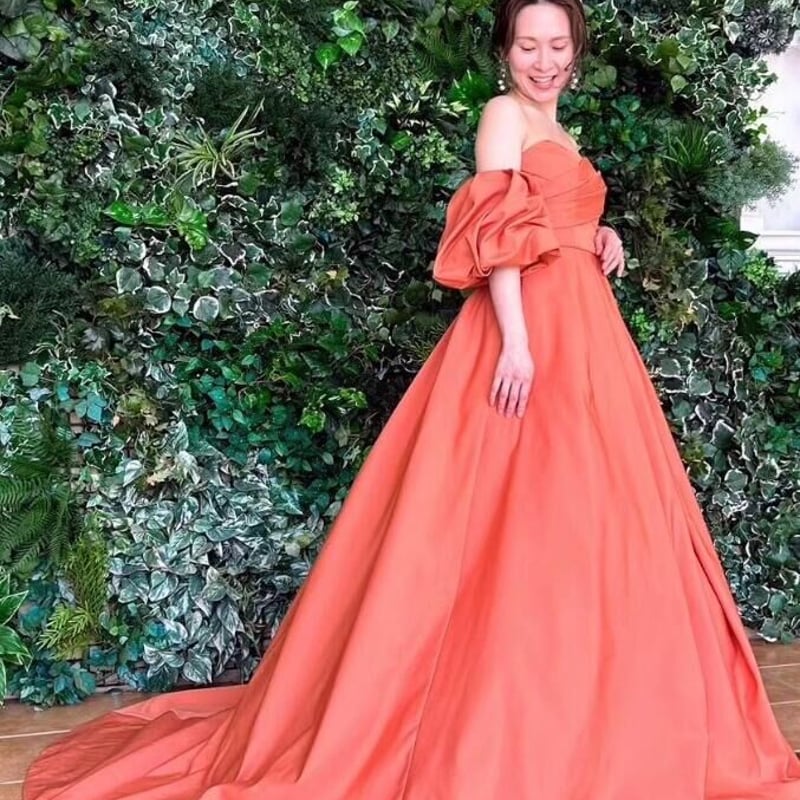 パーティードレス オレンジ パフスリーブ マット生地 ベアトップ  