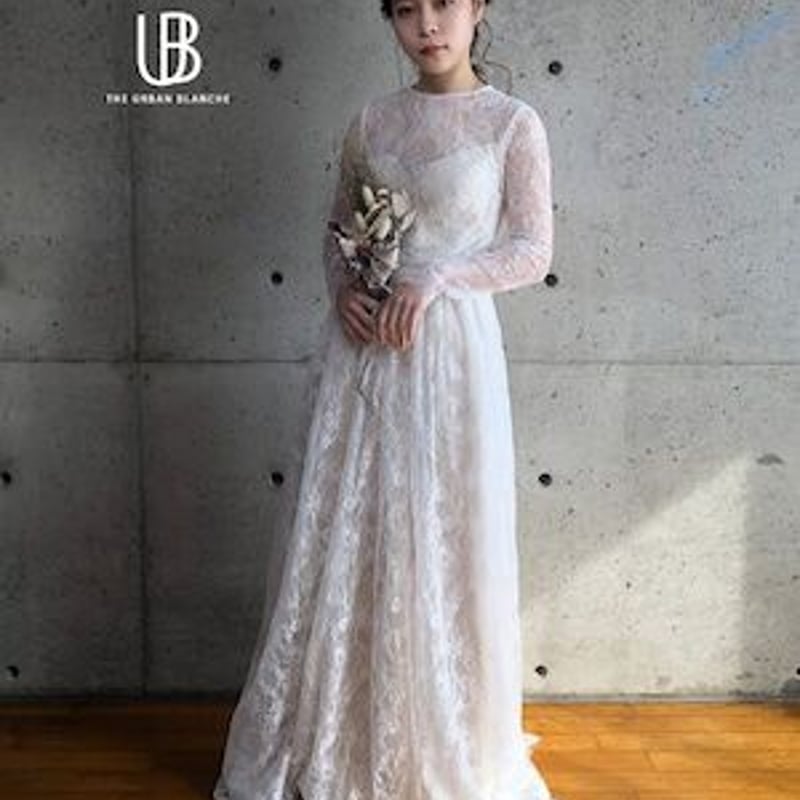 流れる透け花レース ウエディングドレス 上品透け袖 背中見せ ラッフル  