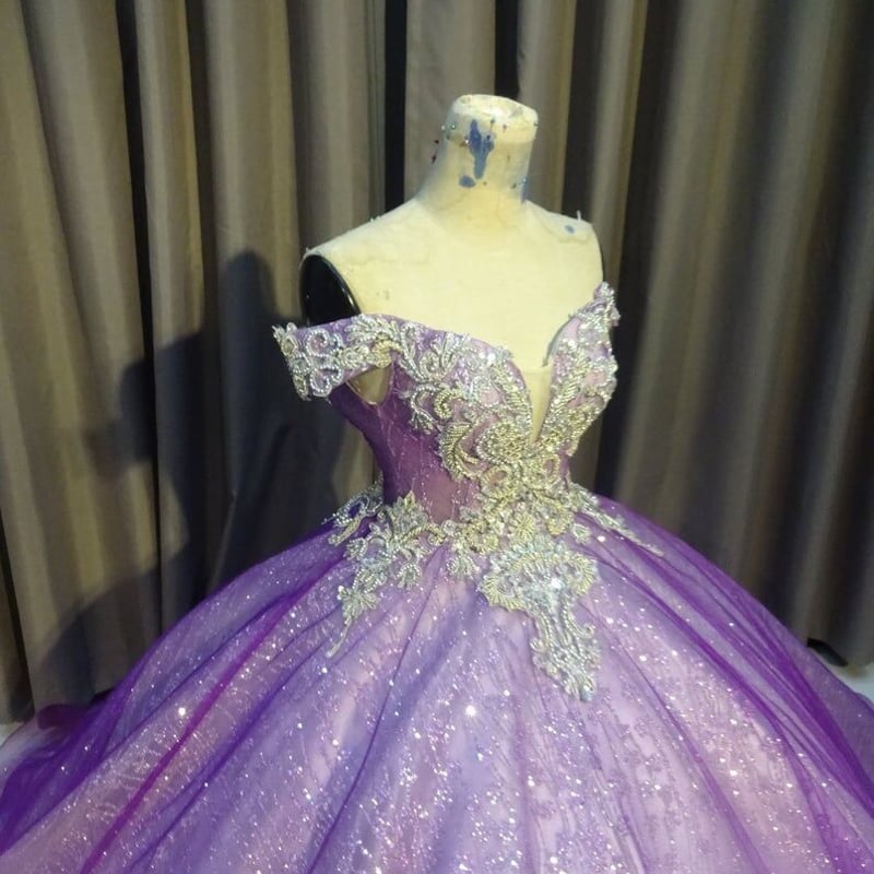 オフショル カラードレス 紫 プリンセスライン キラキラグリッター  