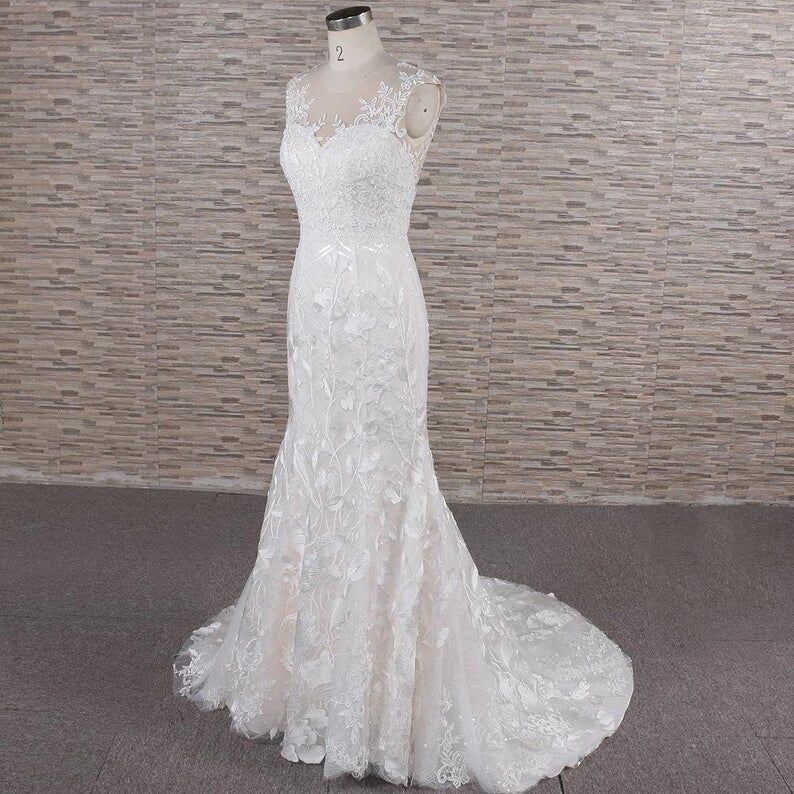 高品質！ウエディングドレス オフホワイト マーメイドライン 3D立体