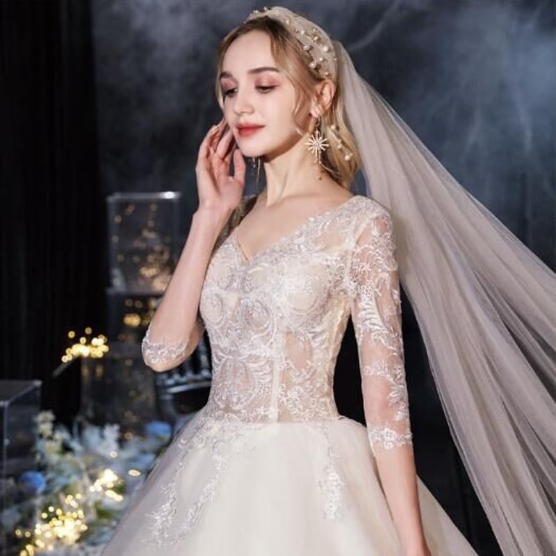 大人気上昇 ウエディングドレス シャンパン色 Vネックドレス 床付く 3D  