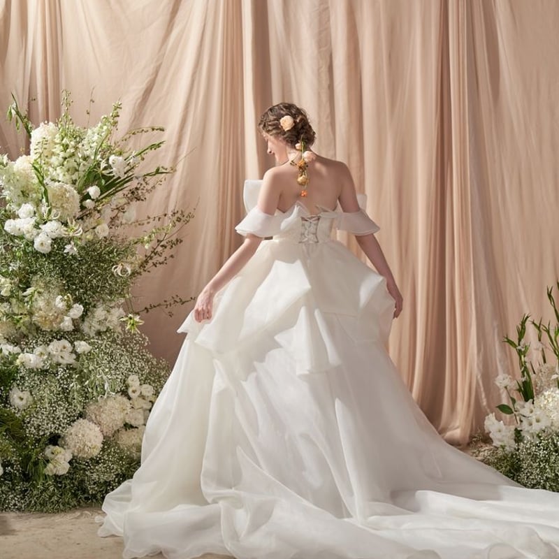 ウェディングドレス 優雅なシルエット オフホワイト Aラインライン  