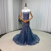 カラードレス ブルーグレー 繊細なレース 華やかなトレーン 細見えシルエット ビスチェドレス 花嫁 前撮り