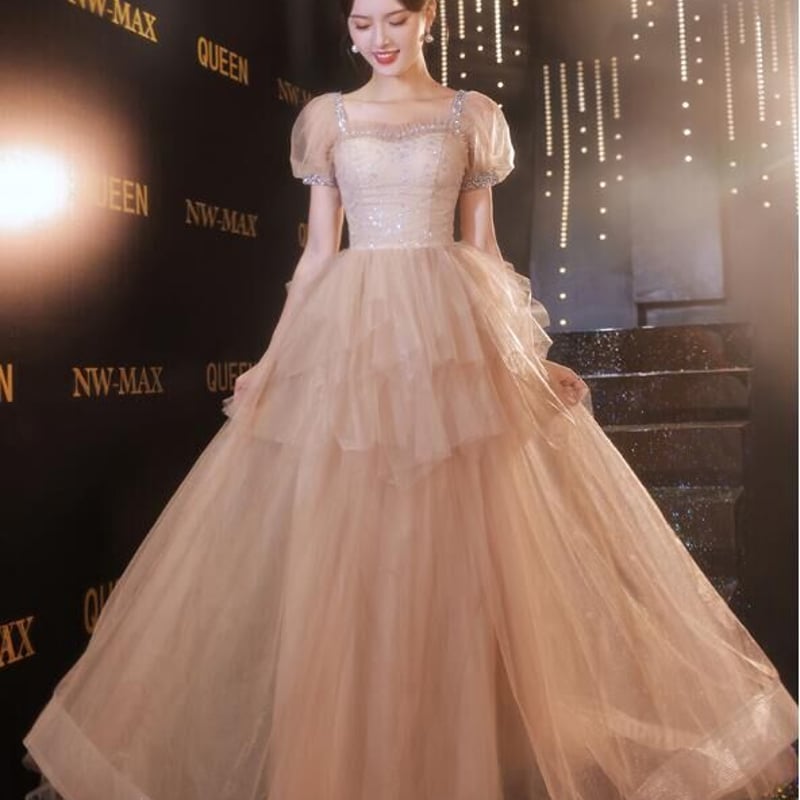 高品質！カーキ色 パーティードレス プリンセスライン パフスリーブ  