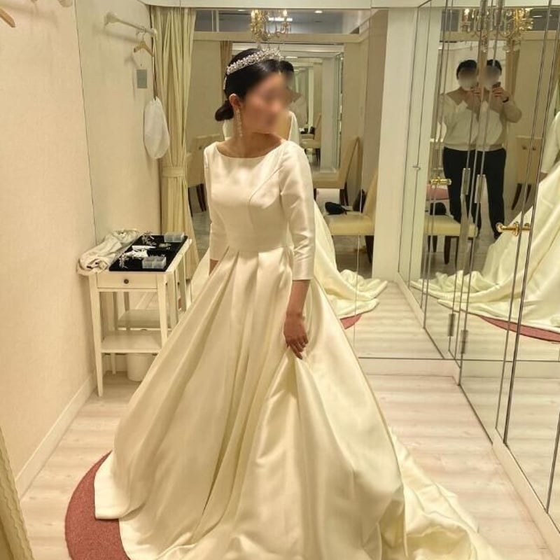 上品！ ウエディングドレス バックレス ふっくら柔らかなバックリボン  