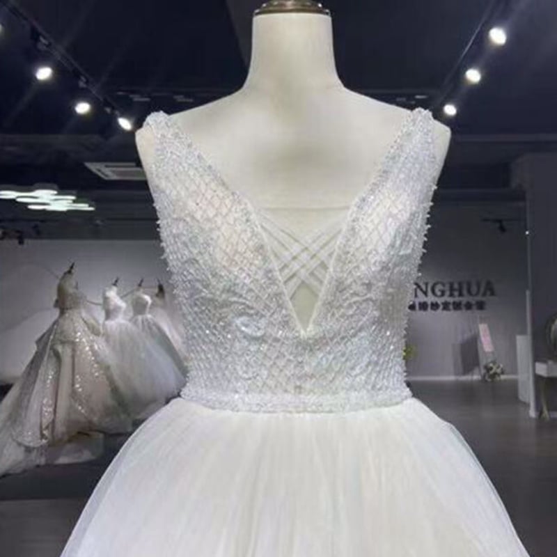 高品質！ ウエディングドレス ホワイト Vネック プリンセスライン  