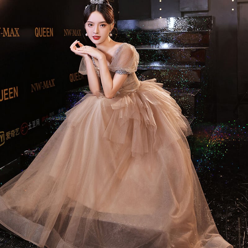 高品質！カーキ色 パーティードレス プリンセスライン パフスリーブ  