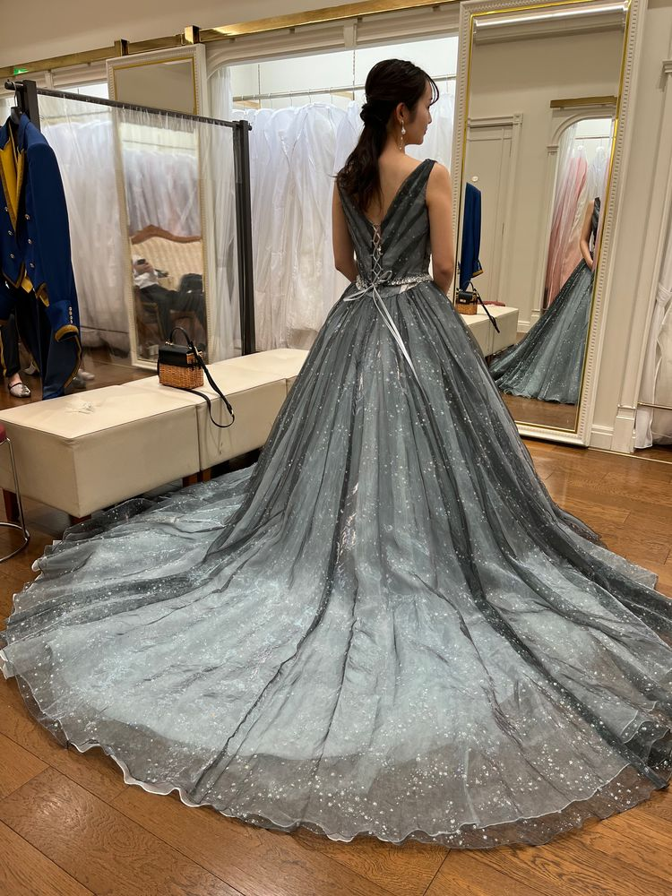 カラードレス グレー Vネックドレス フレンチスリーブ ふわふわドレス  