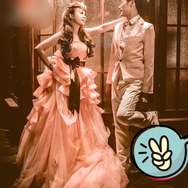 saharaベルベット ビーズ 超豪華 ウェディング ドレス 演劇 結婚式 model-walks-the-runway-during-