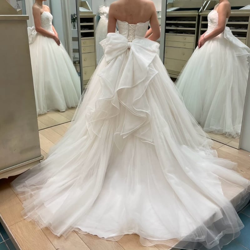 ウエディングドレス オフホワイト ボレロ ふっくら柔らかなバック