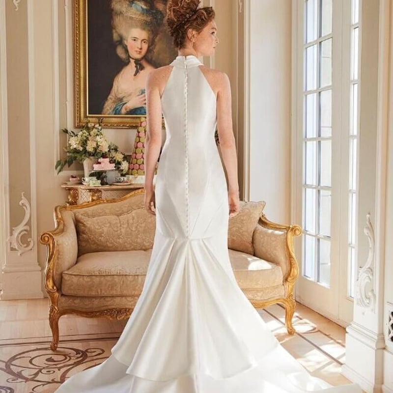 マーメイドライン ホルターネック デザイン感 くるみボタン 披露宴  