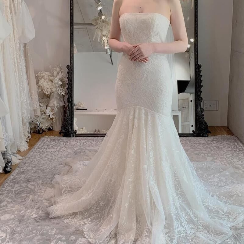 ウェディングドレス キラキラチュール 取り外し袖 流れる透け花レース  