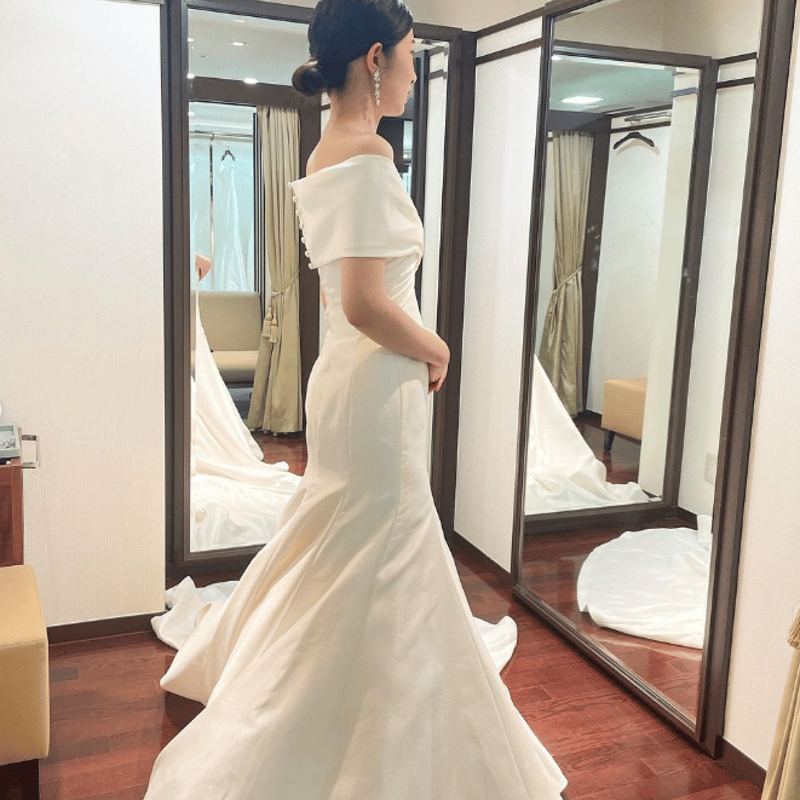 ウエディングドレス オフショルダー くるみボタン ソフトマーメイド