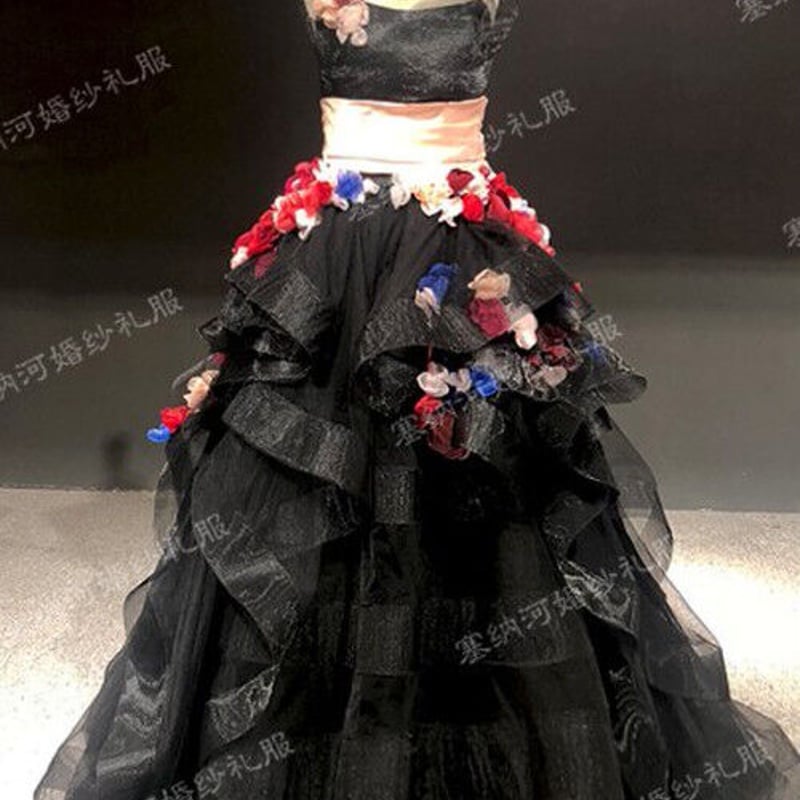 上品！ パーティードレス 黒 ベアトップ ロング エレガント 抜群 の  