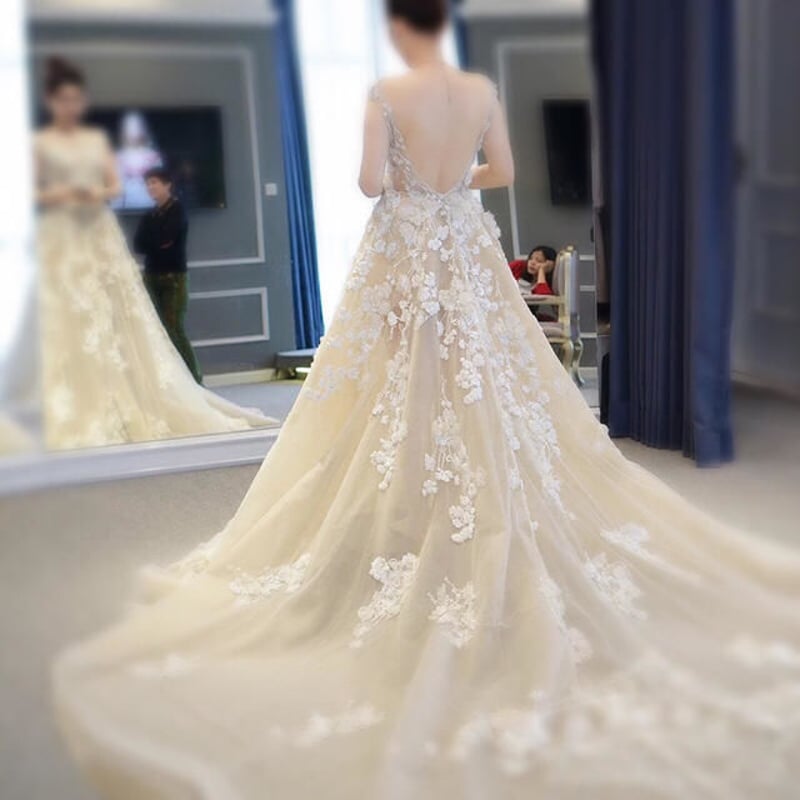 超柔らかいチュール 深くVウェディングドレス ドレスワンピース結婚式 