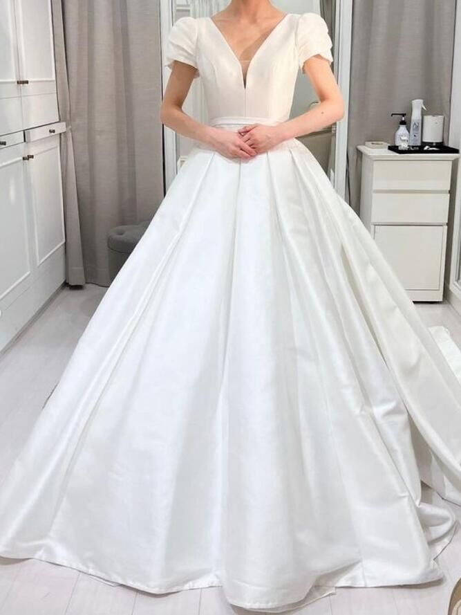 ウエディングドレス　プリンセスライン【サッシュベルト付】 ウエディングドレス プリンセスライン【サッシュベルト付