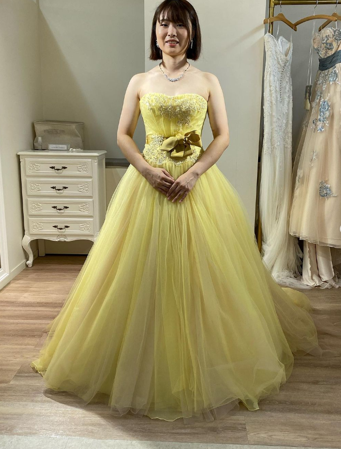 カラードレス ウェディングドレス イエロー ベルト 繊細レース ベア  