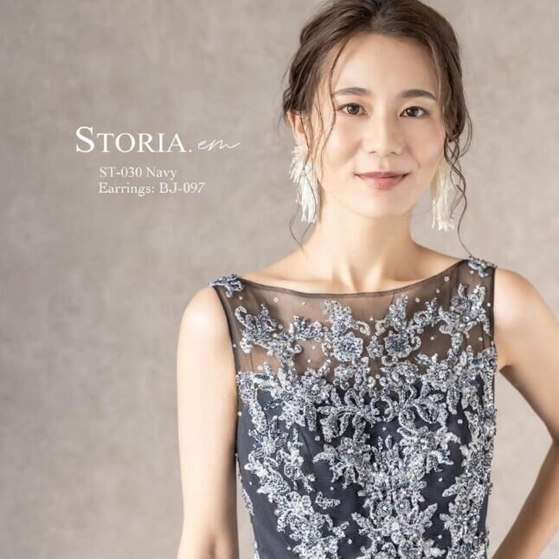 パーティードレス 紺/ネイビー ノースリーブ 可憐な花刺繍の パーティードレス 紺/ネイビー ノースリーブ 可憐な花刺繍の