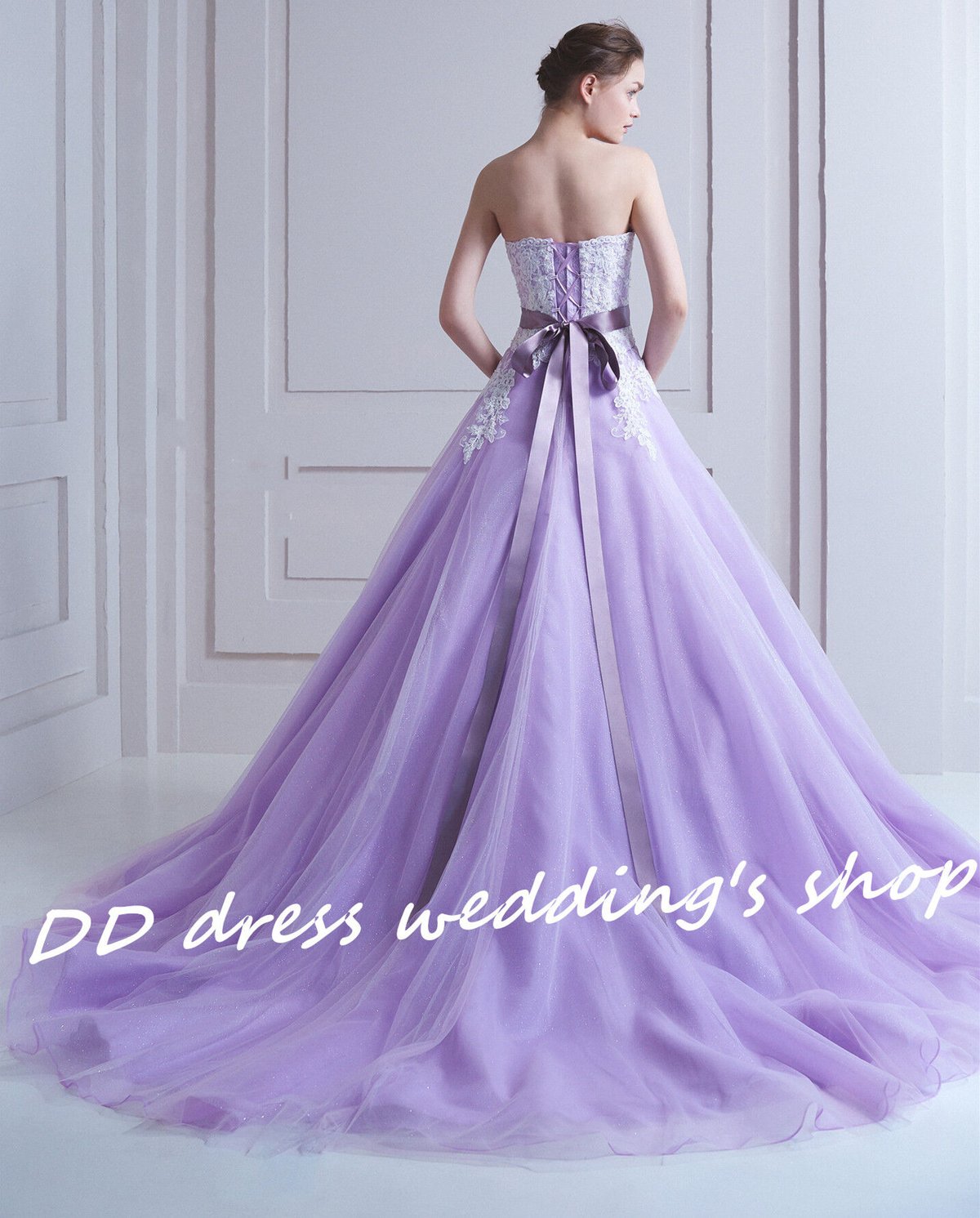 写真映え】立体刺繍×チュールのラベンダーカラーウェディングドレス 写真映え】立体刺繍×チュールのラベンダーカラーウェディングドレス