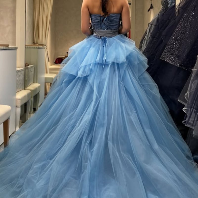 カラードレス 爽やかで優しいブルー スリット ベアトップ 編み上げ