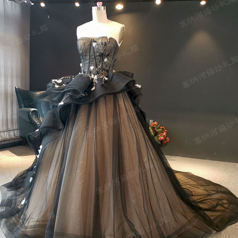 大人気上昇パーティードレス 黒 ベアトップ 華やかなトレーン 憧れの  