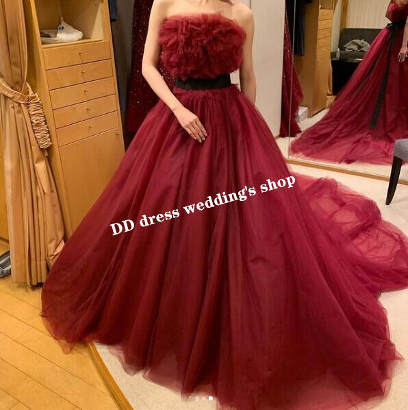 上品！ ワインレッド ベアトップ カラードレス 華やかなトレーン 前  