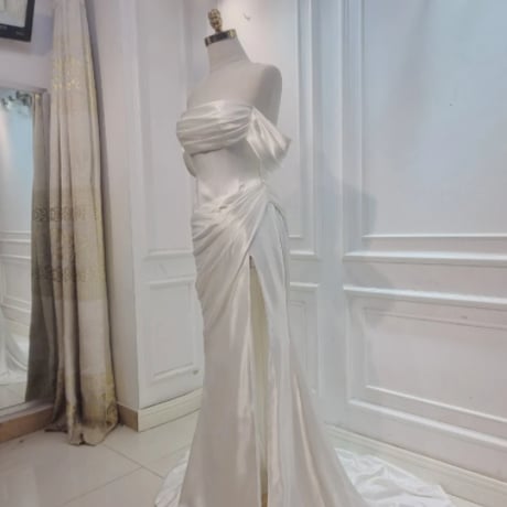 フランス風 ドレス 光沢サテン ソフトマーメイドライン ミニトレーン ドロップショルダー ベアトップ 結婚式