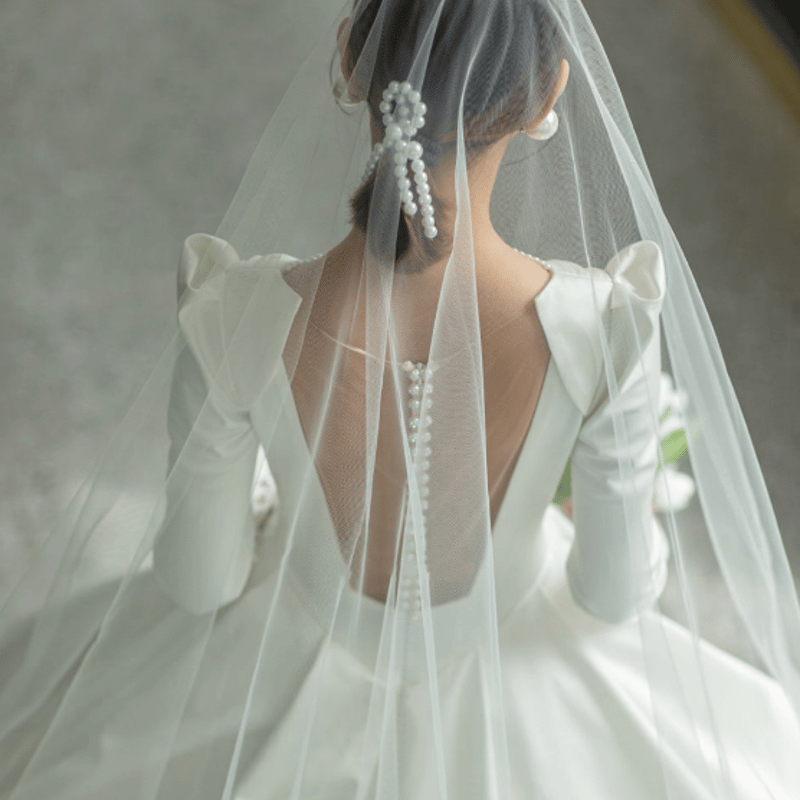 憧れのドレス ウエディングドレス 高級イタリアサテン 背中見せ  