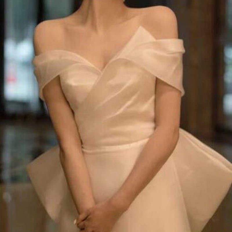 高品質！ ウエディングドレス ホワイト オフショルダー ミニトレーン  