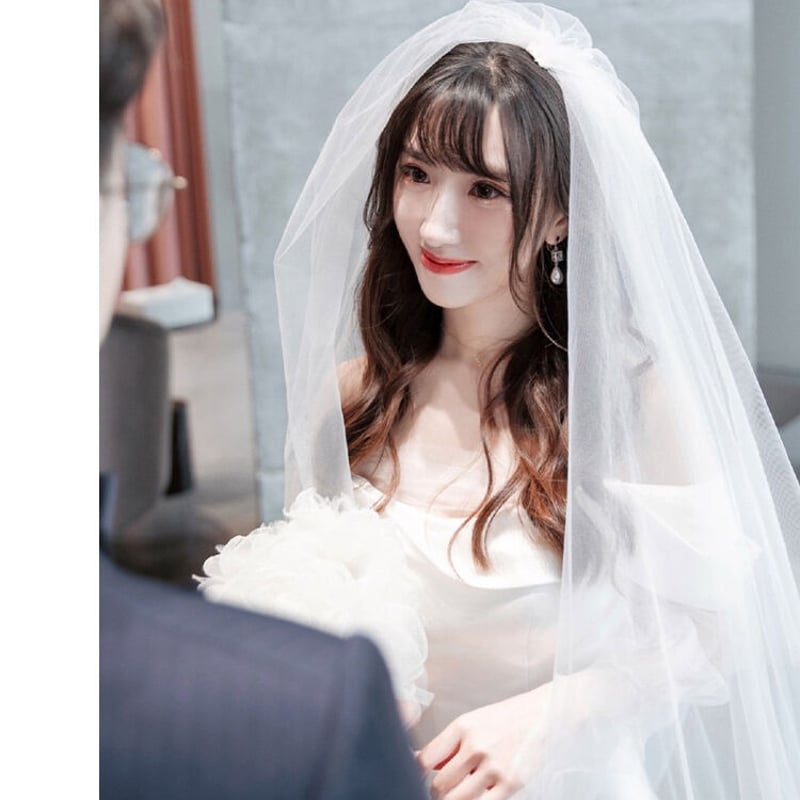 美品！フランス風ウエディングドレス ホワイト オフショル 光沢サテン  