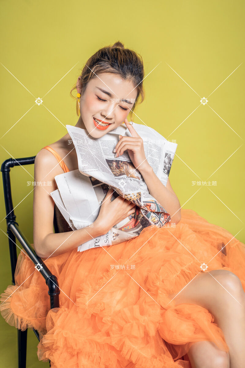 オレンジ系フレアスカートドレス 美品！カラードレス オレンジ 柔らかく重ねたチュールスカート