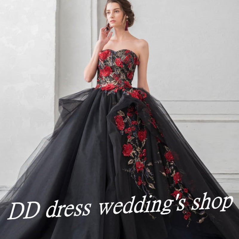 大人気上昇 カラードレス 黒 ベアトップ 柔らかく重ねたチュール  