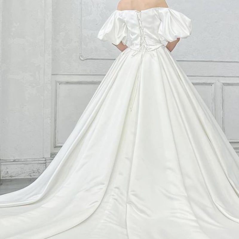 エレガント ウエディングドレス 高級イタリアサテン パフスリーブの  