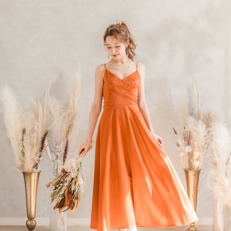 パーティードレス テラコッタ色 キャミソール ミディアムドレス ミモレ  