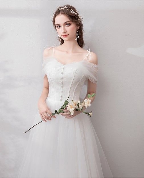 ☆とん☆　ホワイト Aライン ウェディングドレス　シルクオーガンジー ウエディングドレス ホワイト 上質オーガンジー タンクトップ